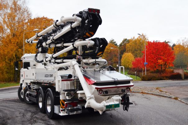 Le camion pompe : la pompe à béton automotrice – Tout sur le béton